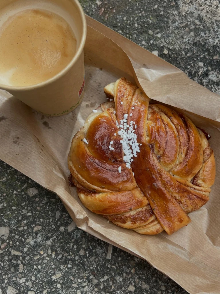 Instagram post from theresalink_. This post is in position 4.