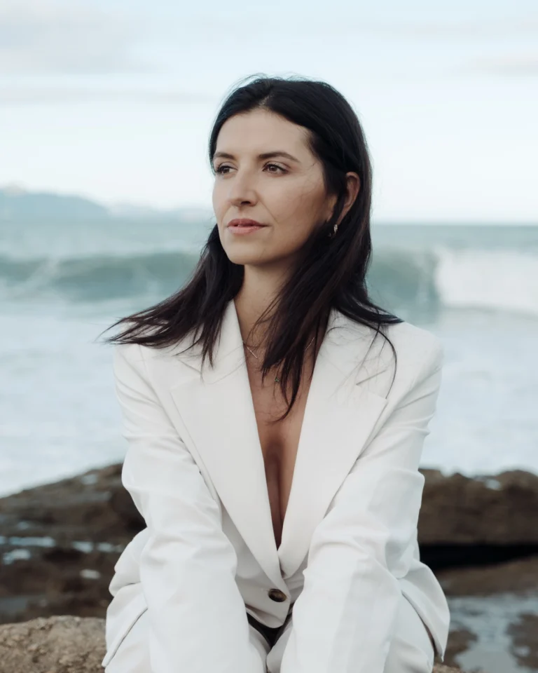 Instagram post from theresalink_. This post is in position 0.