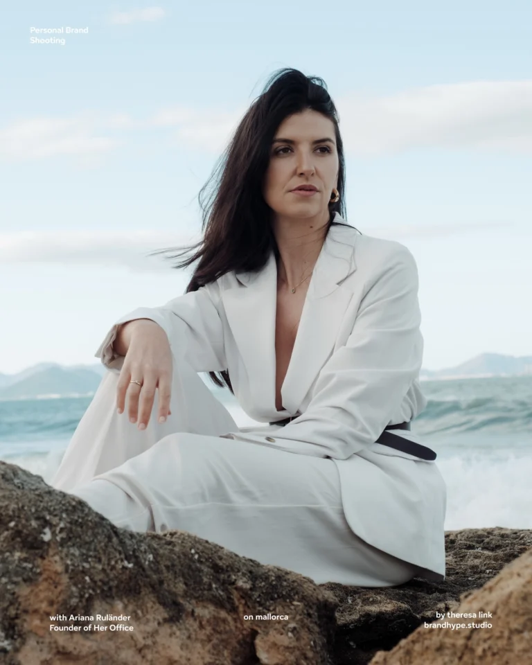 Instagram post from theresalink_. This post is in position 1.