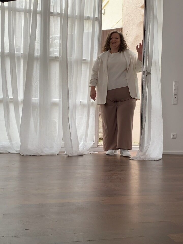 Instagram post from theresalink_. This post is in position 1.